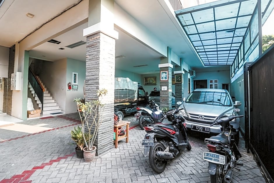 RedDoorz Plus near Semanggi