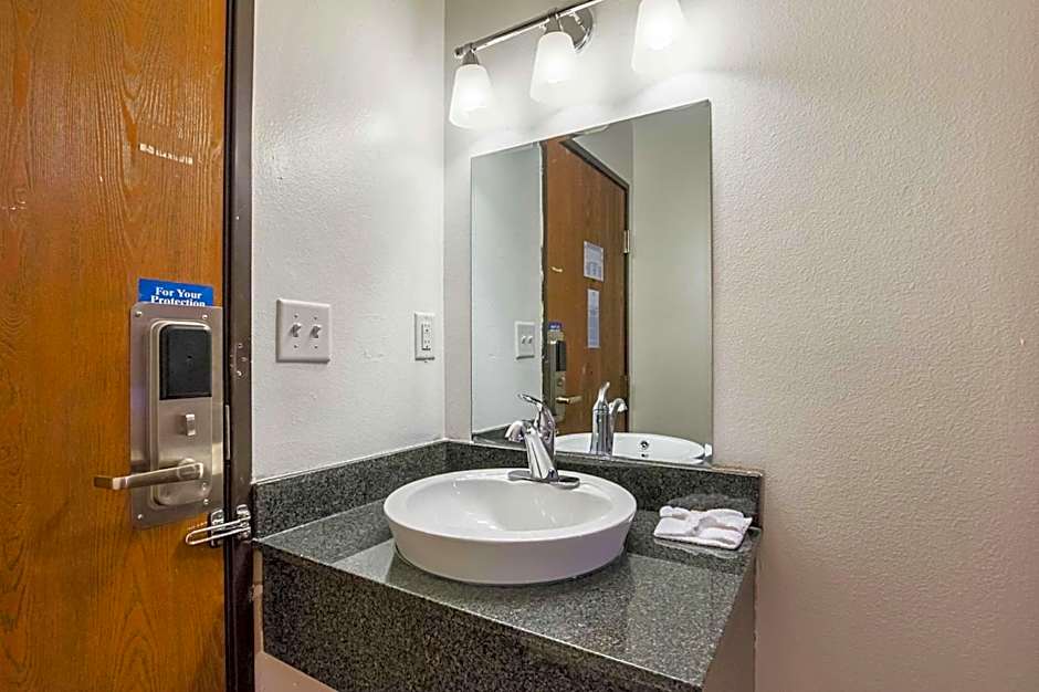 Motel 6-Marshalltown, IA