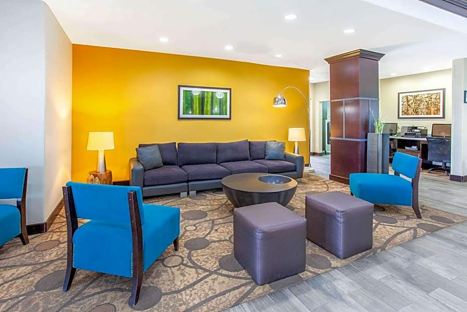 La Quinta Inn & Suites by Wyndham Gonzales
