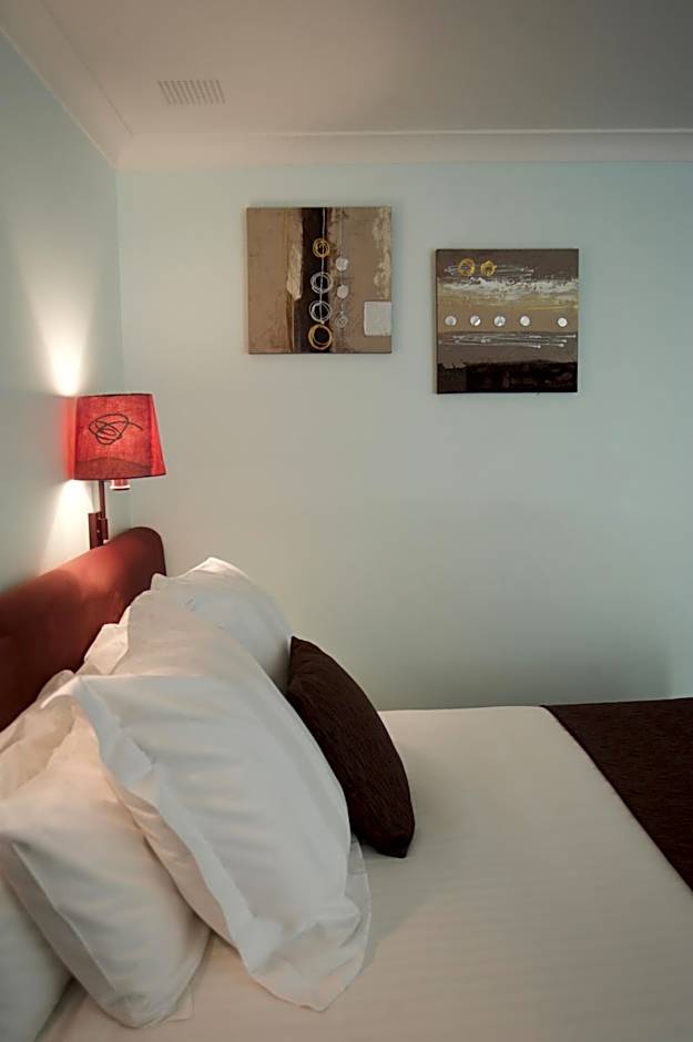 Best Western The Clarence on Melville