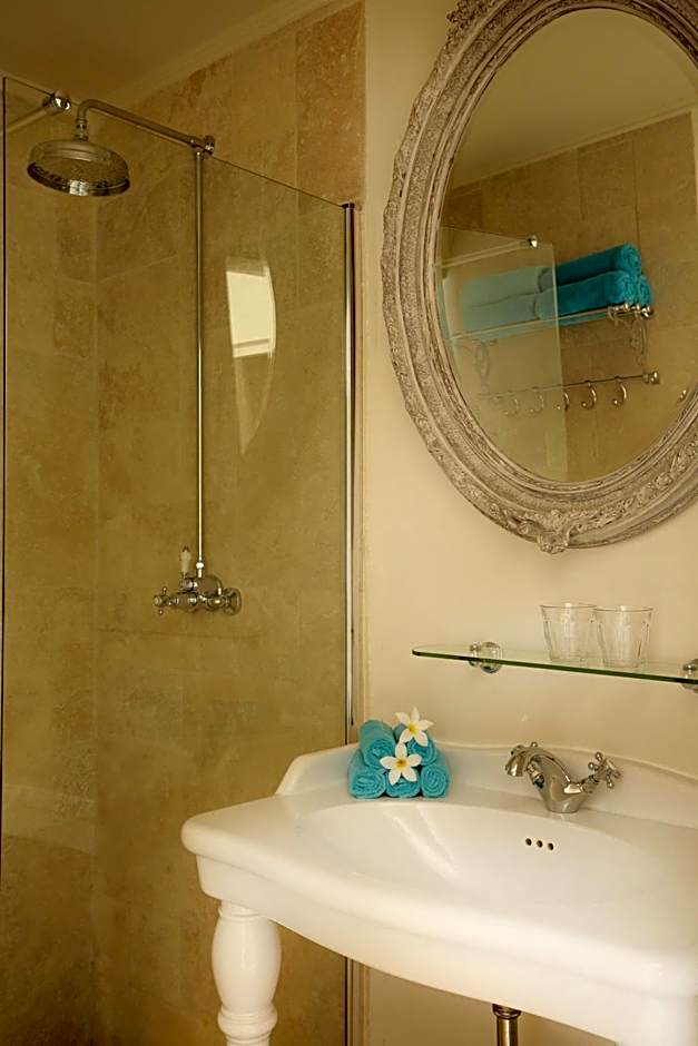 Ocean Breeze Boutique Hotel & Marina