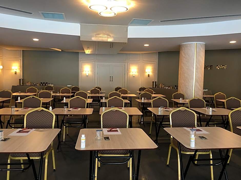 Hotel Excellence Inn