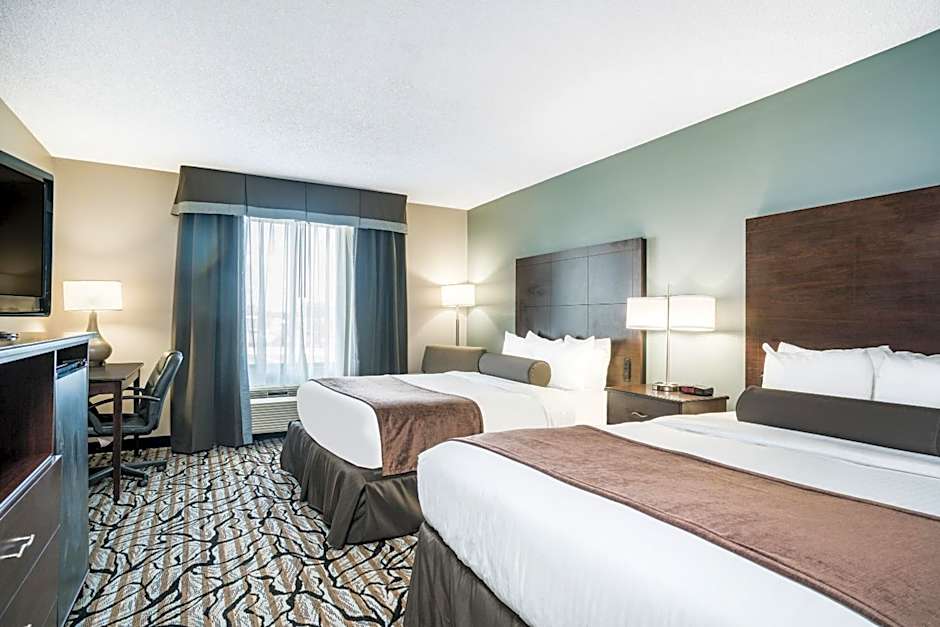 Days Inn & Suites by Wyndham Wausau