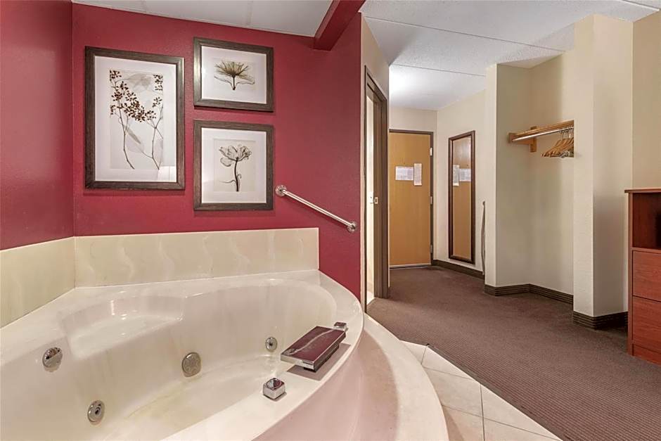 SureStay Plus Hotel by Best Western Litchfield