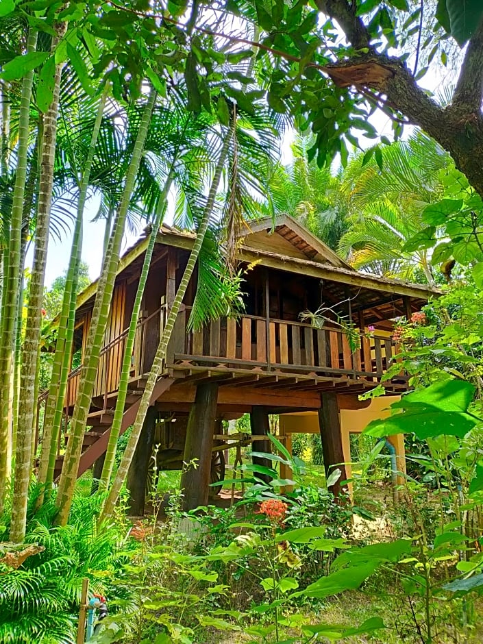 Khoom Kam Kaew