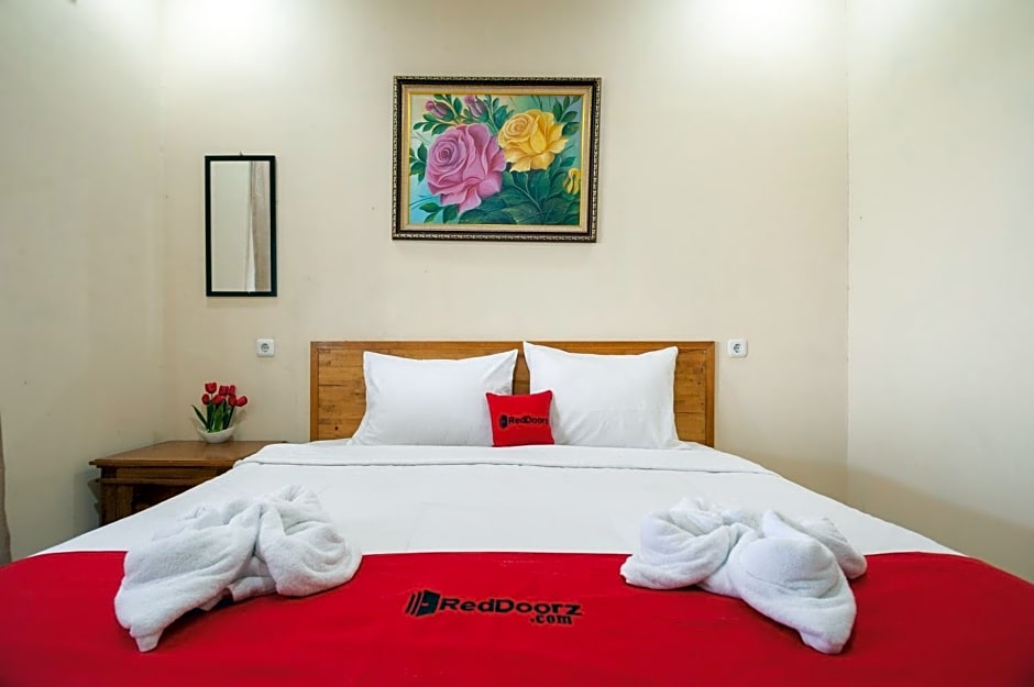 Reddoorz Syariah near tirtasari sonsang dan banto royo