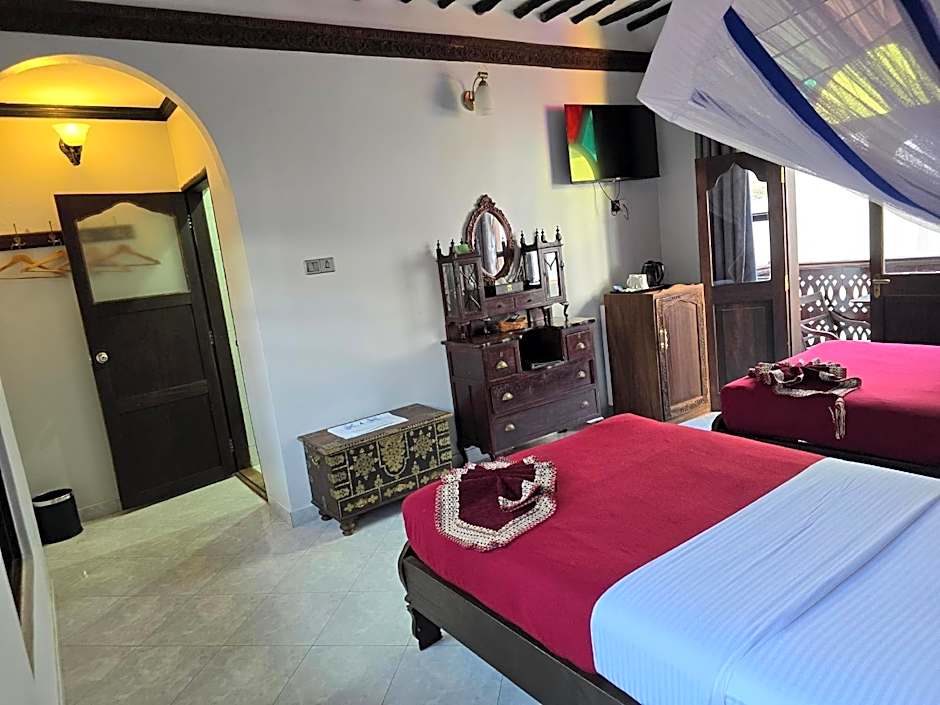 Dhow Palace Hotel