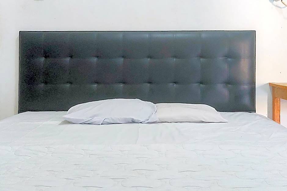 Pondok Gede Dkost Syariah Mitra RedDoorz