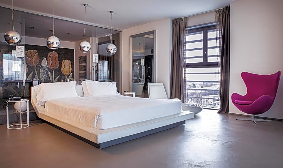 For You Hotel