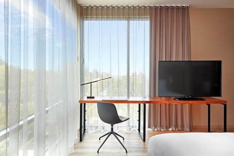 Corner King Room