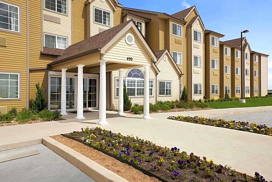 Photo 1 of 37 of Microtel Inn & Suites By Wyndham Cotulla