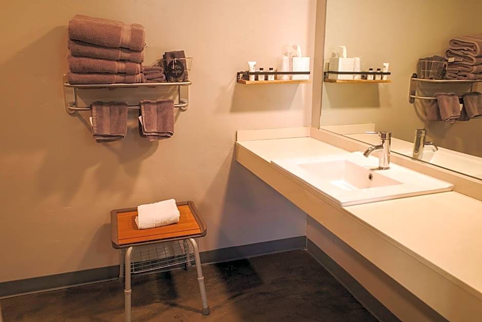 Americana Modern Hotel