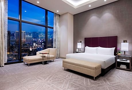 Two-Bedroom King Suite with Strip View