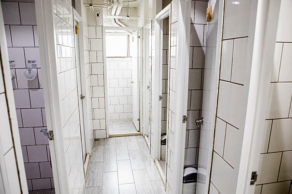 Paper Plane Hostel