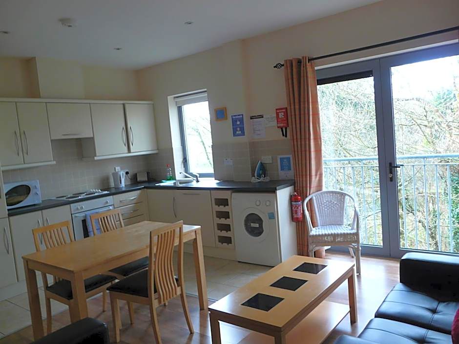 The Courtyard Apartments