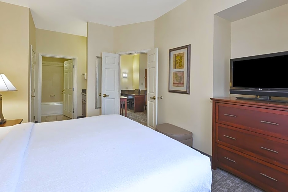 Staybridge Suites Lansing-Okemos By IHG