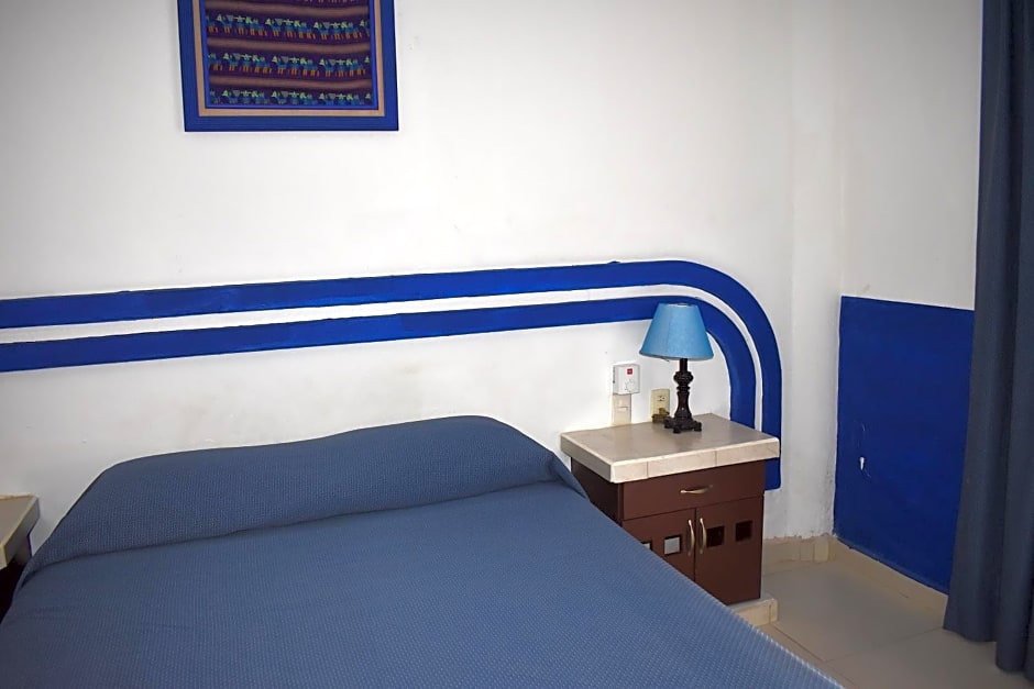 Hotel Plaza Almendros