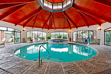 Best Western Plus Swiss Chalet Hotel & Suites