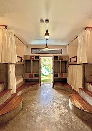 Bed in 8-Bed Mixed Dormitory Room