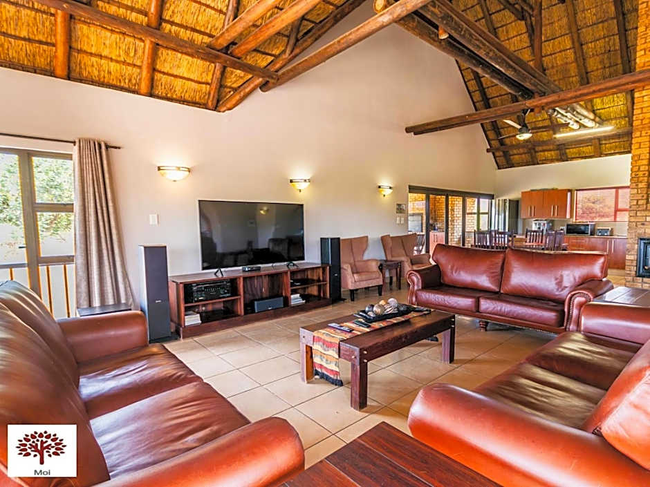 Zebula Golf and Wildlife Estate - Spectacular View Pax 13 - Moi Signature Luxury villa