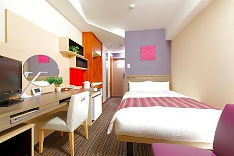 Standard Double Room with Small Double Bed and Tokyo Sky Tree View - Non-Smoking - House Keeping is Optional with Additional Cost