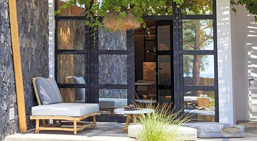 Oscar Beachfront Suites