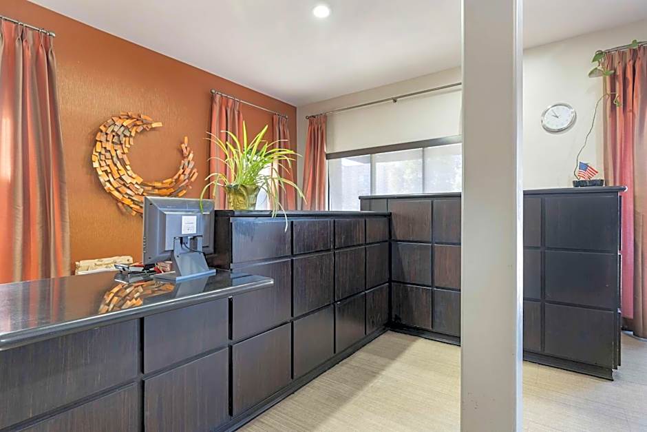 Best Western Royal Palace Inn & Suites