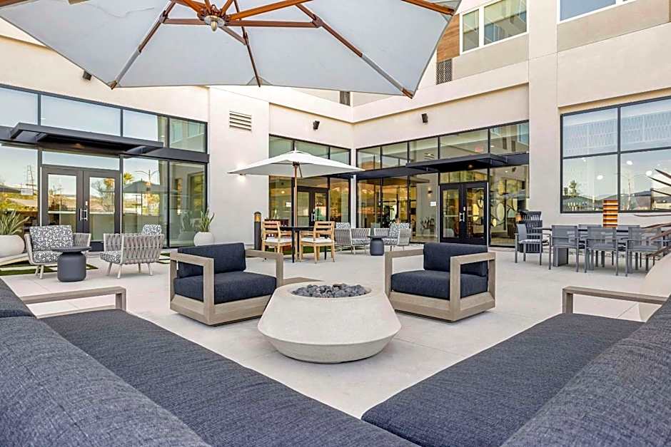 Cambria Hotel Burbank Airport