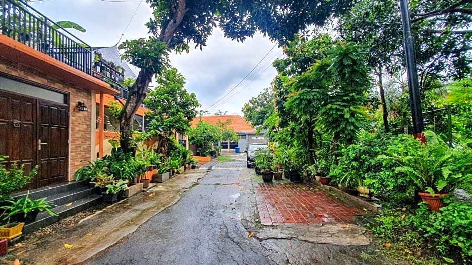 D'Tamblingan Guest House @ Taman Griya Jimbaran RedPartner ( Minimum Stay 30 Nights )