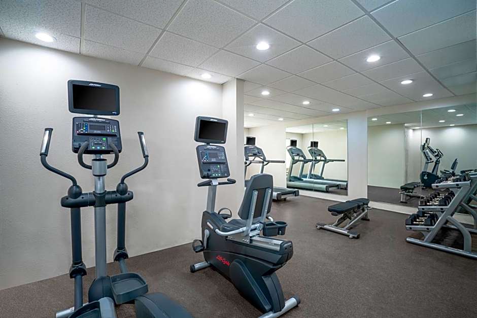 Fairfield Inn & Suites by Marriott Memphis I-240 & Perkins