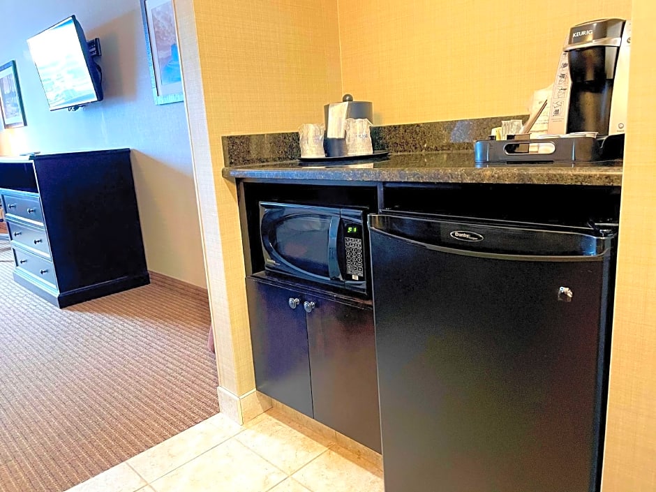 Best Western Plus Okotoks Inn & Suites