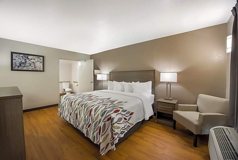 Red Roof Inn & Suites Thomasville