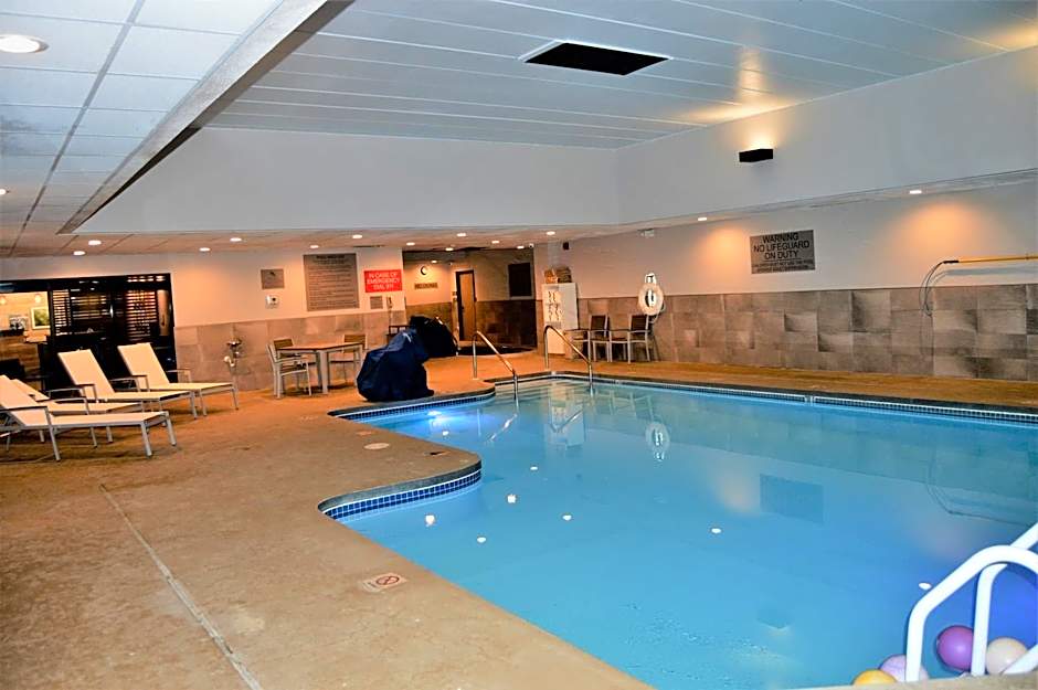 Country Inn & Suites by Radisson, La Crosse, WI