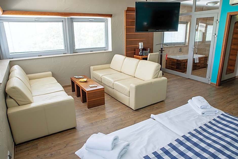 Restaurant & Design Hotel Noem Arch