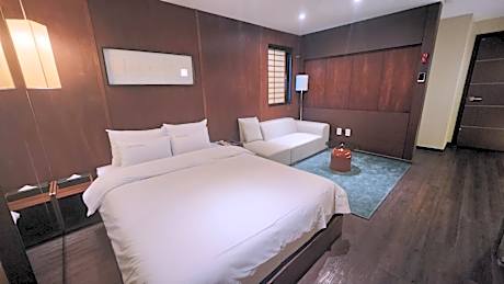 Semi Suite