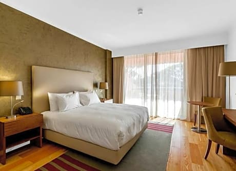 Single Garden Pine View