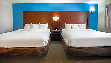 Queen Room with Two Queen Beds - Non-Smoking