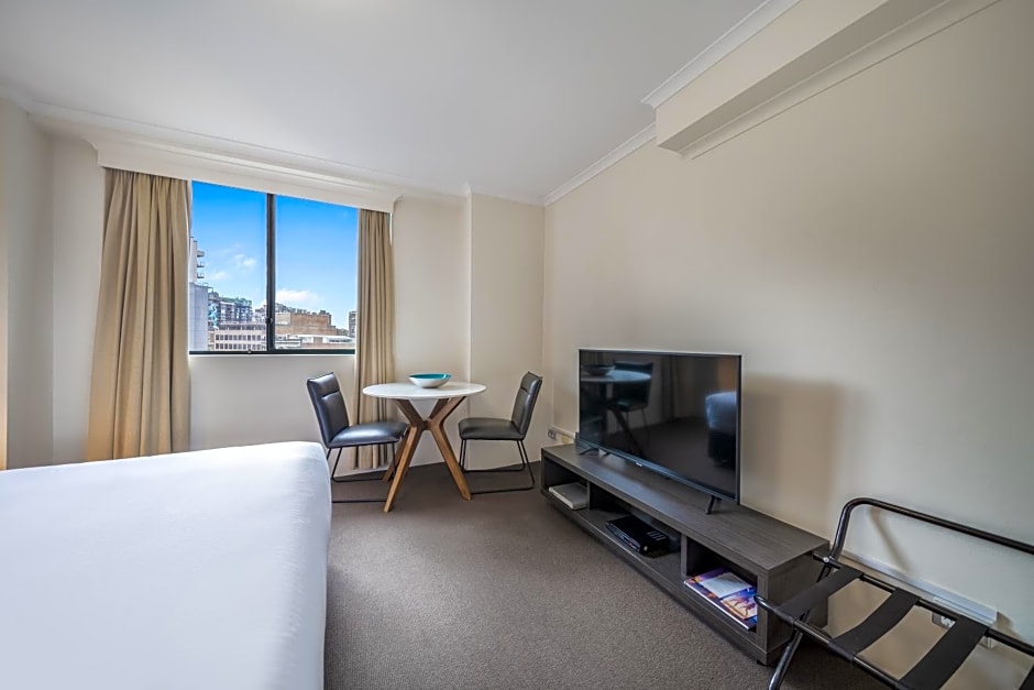 Oaks Sydney Castlereagh Suites