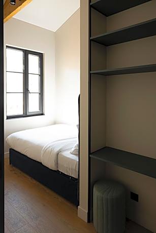 Quadruple Room with Private Bathroom
