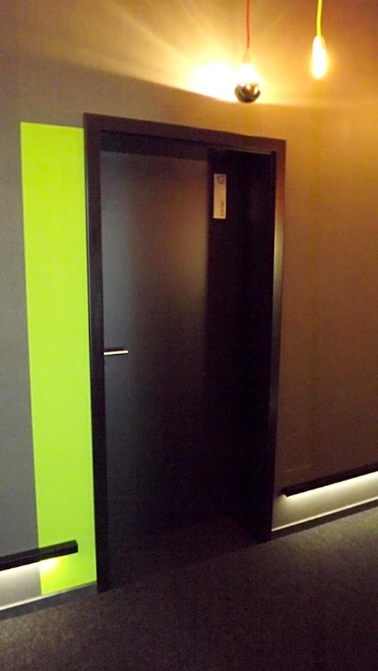 Hotel Cristall - Frankfurt City