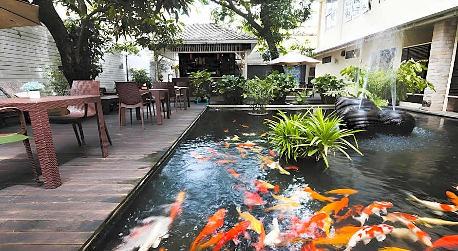 Feung Nakorn Balcony