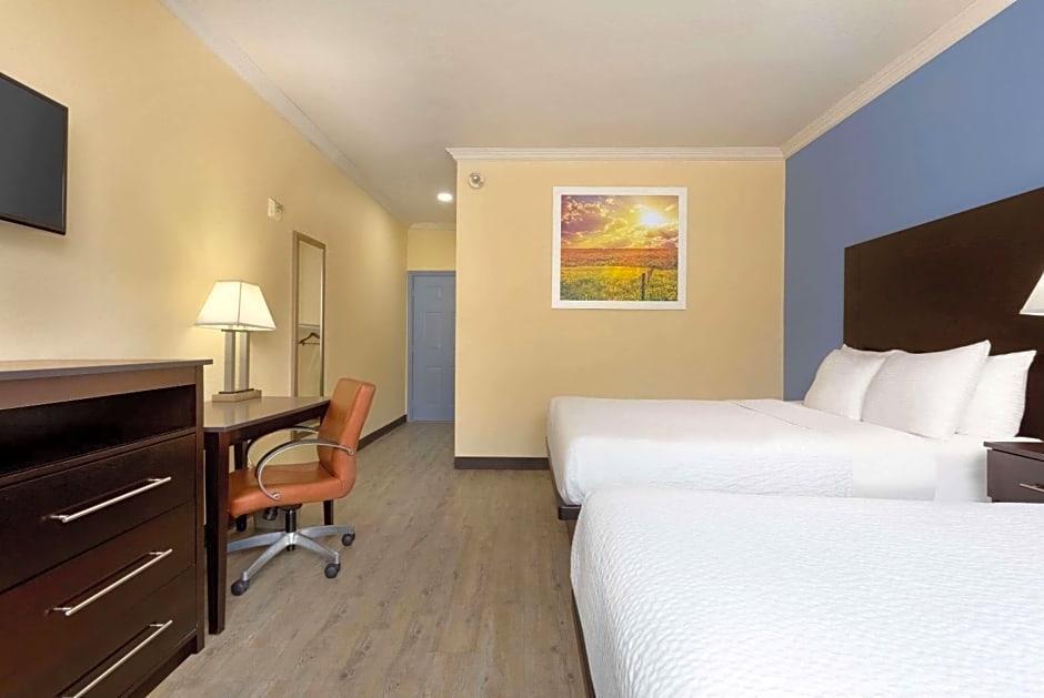 Days Inn & Suites by Wyndham Ft. Worth DFW Airport South