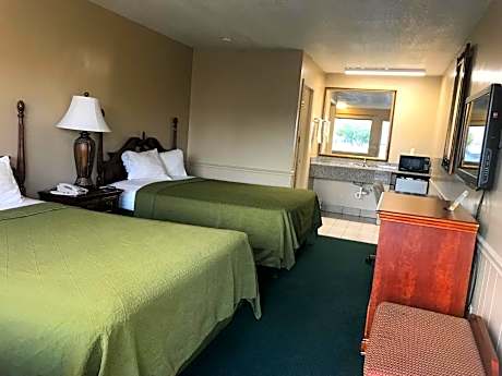 Deluxe Queen Room