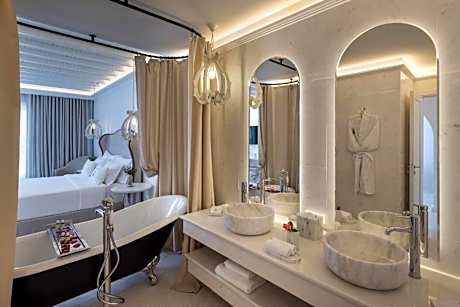 Signature Junior Suite with Sea View