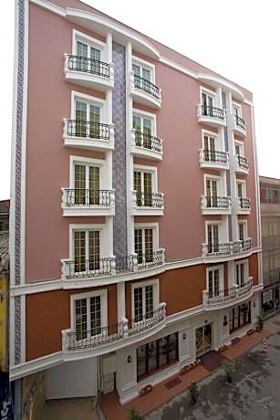 Maywood Hotel