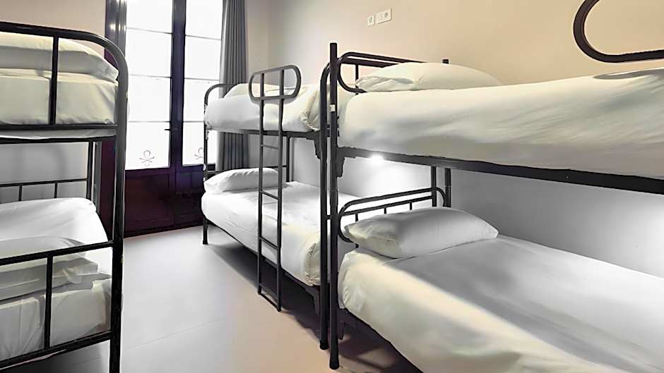 Ideal Youth Hostel