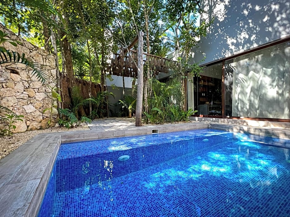 Kuun Tulum By Lockey