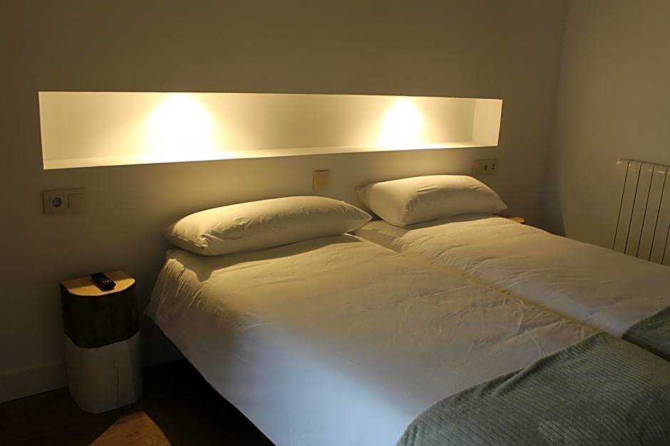 Photo 1 of 18 of 2 Beds