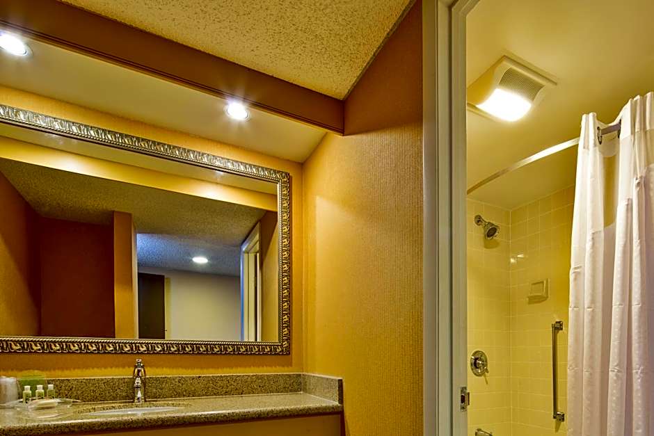 Holiday Inn Hotel & Suites Nashua – Nashua, NH