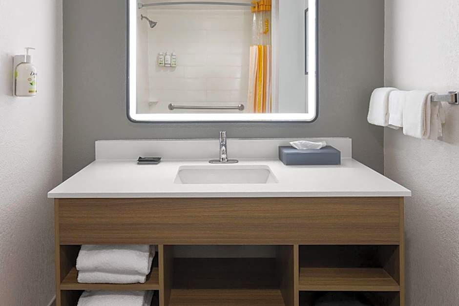 La Quinta Inn & Suites by Wyndham Chattanooga - East Ridge